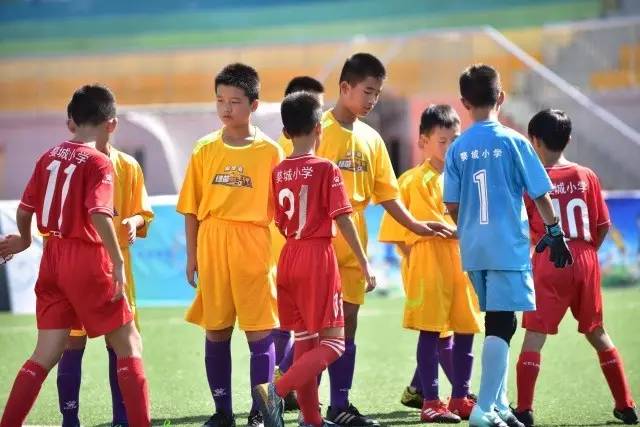 范弗里特38分火箭险胜雷霆 骑士终结绿军7连胜