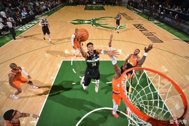 CBA罚单：黄荣奇停赛3场罚款15万 崔永熙罚2万